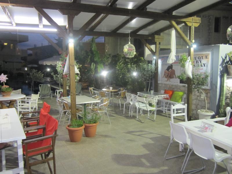 Vickys Aparthotel Rhodes City